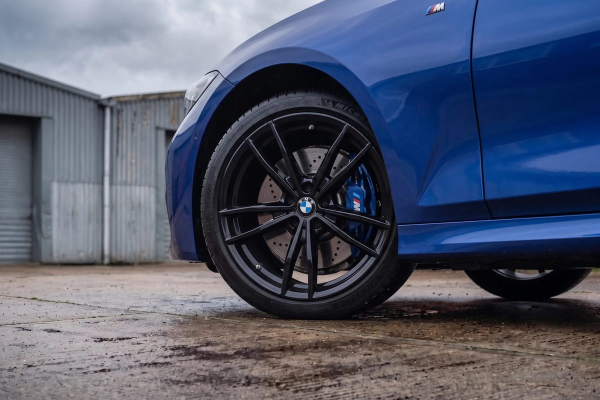 BMW M340i xDrive Touring alloy wheel and brake detail