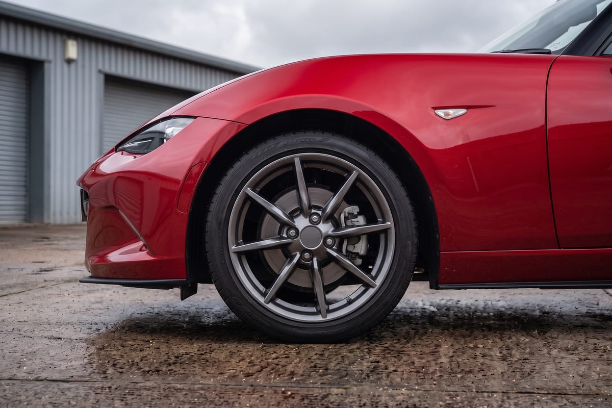 Mazda MX-5 2.0 GT Sport Tech alloy wheel and brake detail