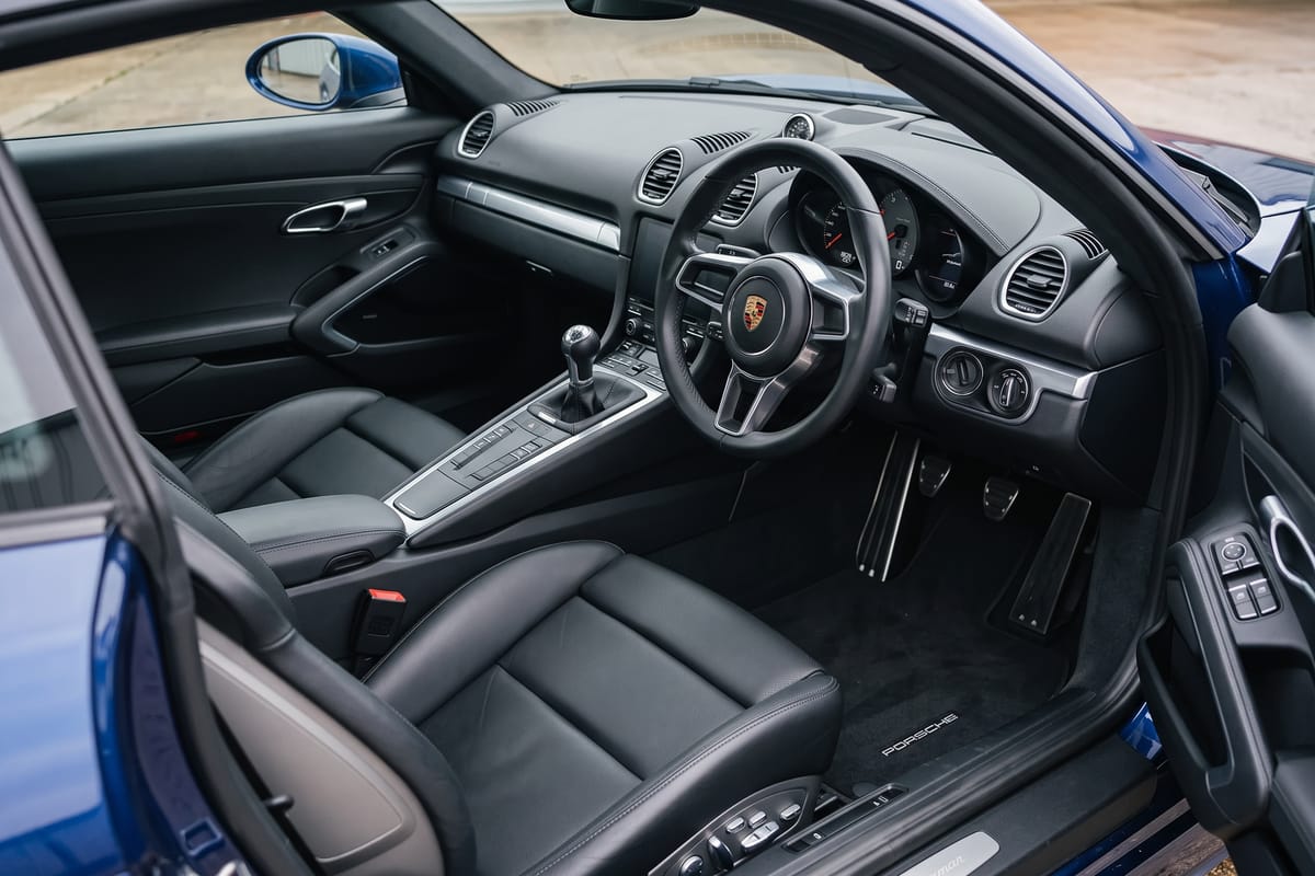 Porsche 718 Cayman 2.0 Manual interior, looking across from the driver's side