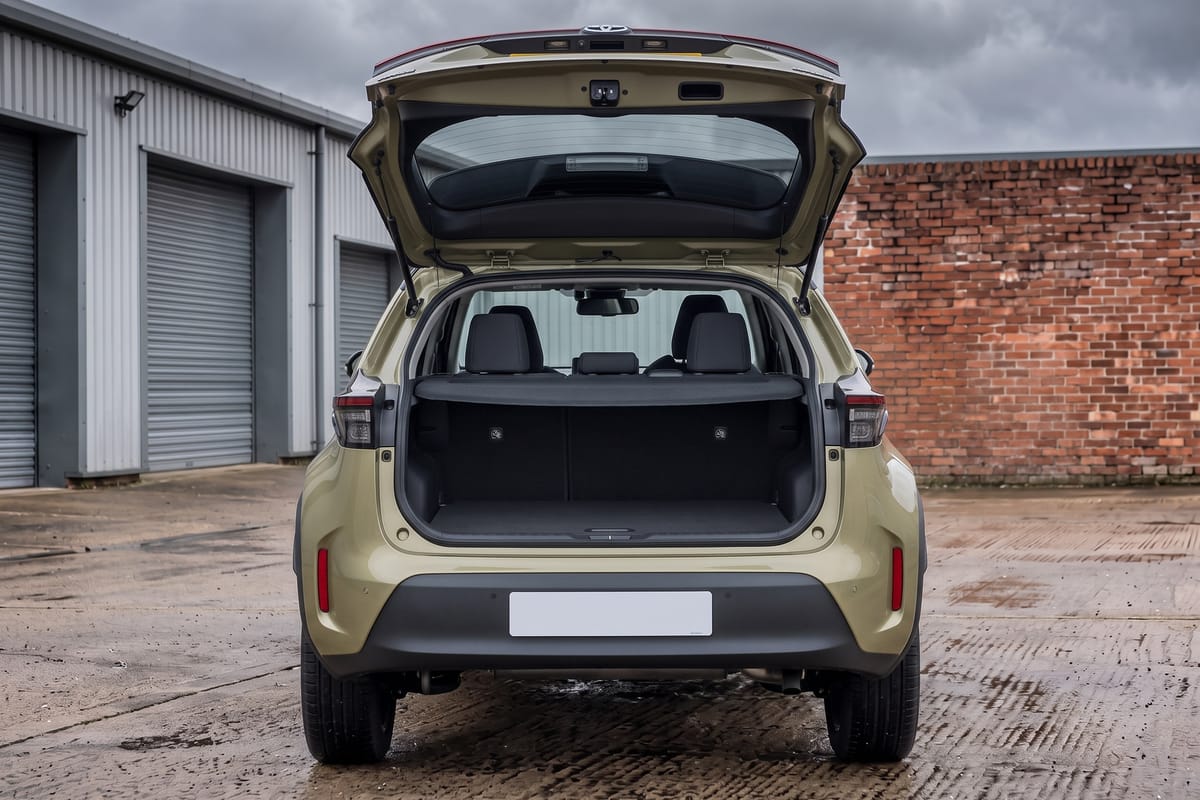 Toyota Yaris Cross 1.5 Hybrid Design rear seats and boot space
