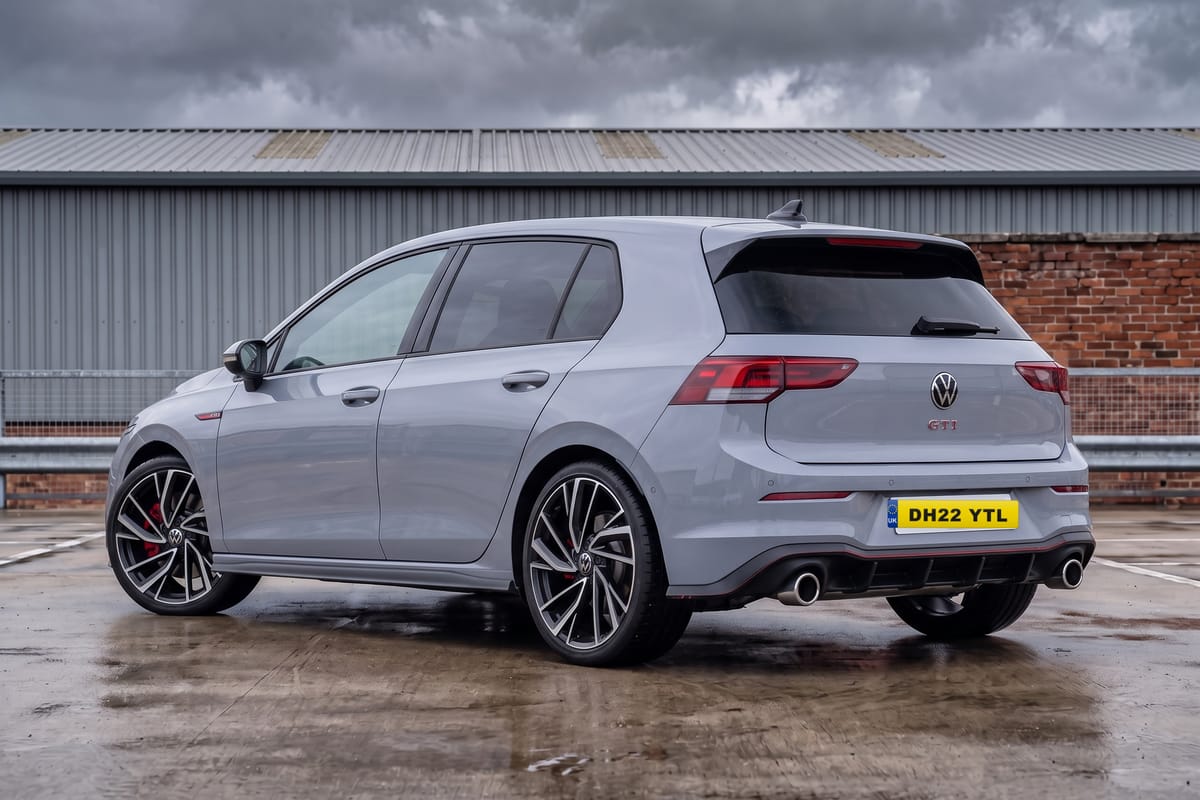 Volkswagen Golf GTI Clubsport DSG, rear three-quarter view