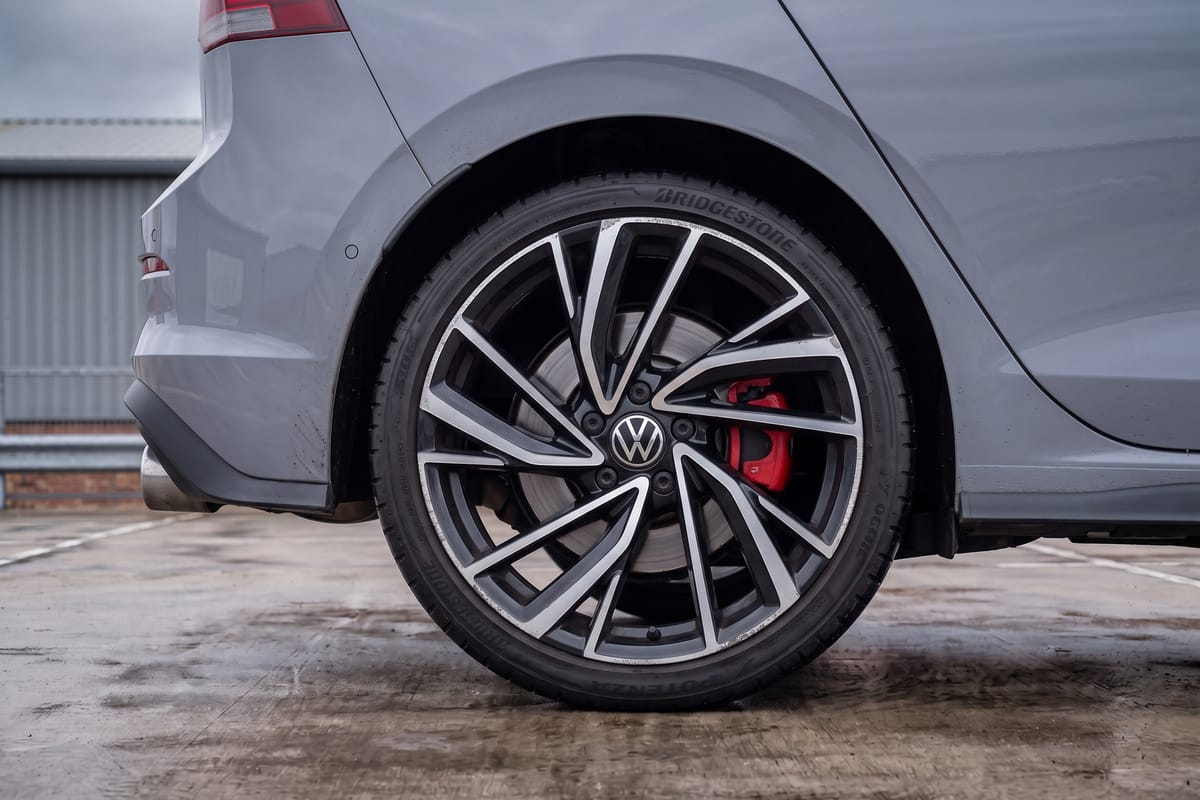 Volkswagen Golf GTI Clubsport DSG alloy wheel and brake detail